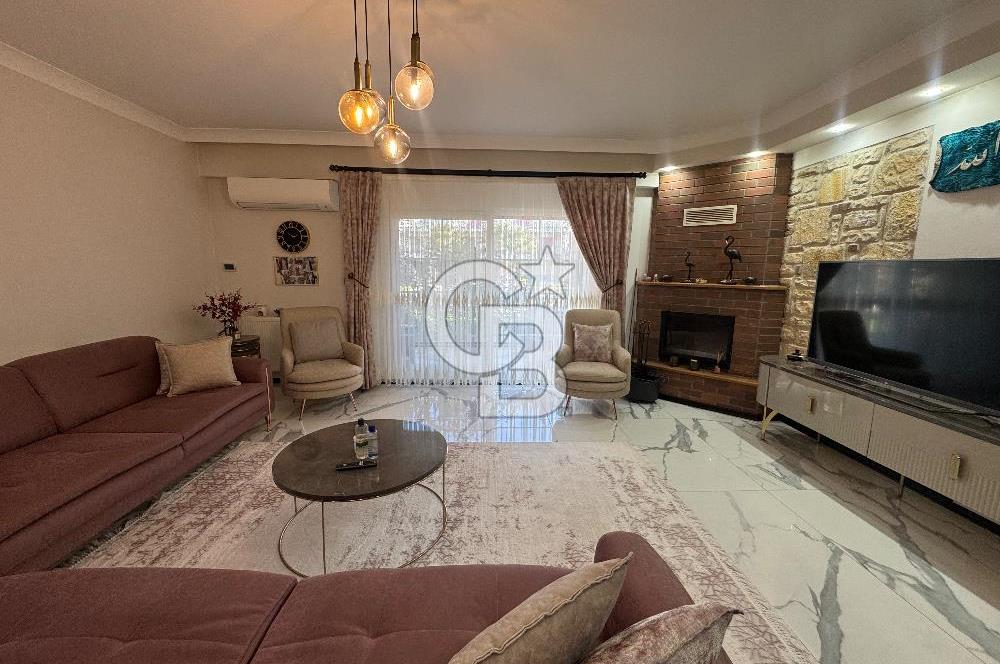 Foça Bağarası’nda Havuzlu Site İçinde 4+1 Tripleks