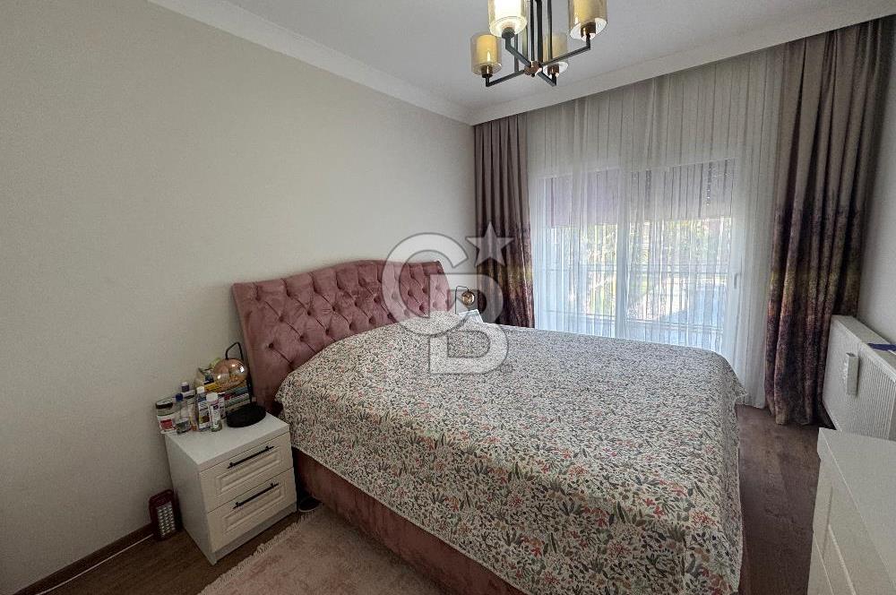 Foça Bağarası’nda Havuzlu Site İçinde 4+1 Tripleks