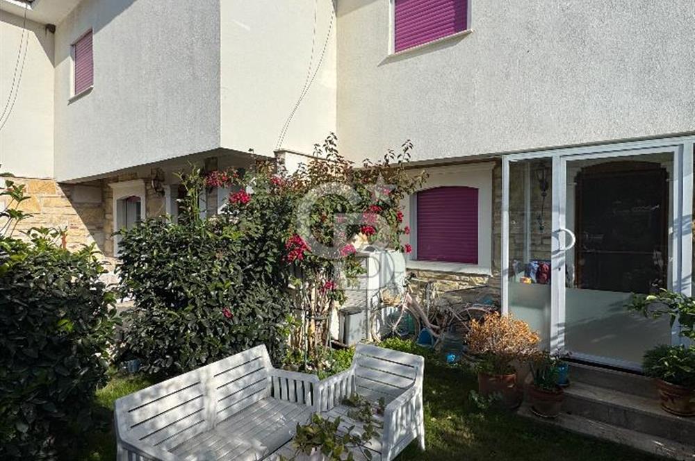 Foça Bağarası’nda Havuzlu Site İçinde 4+1 Tripleks