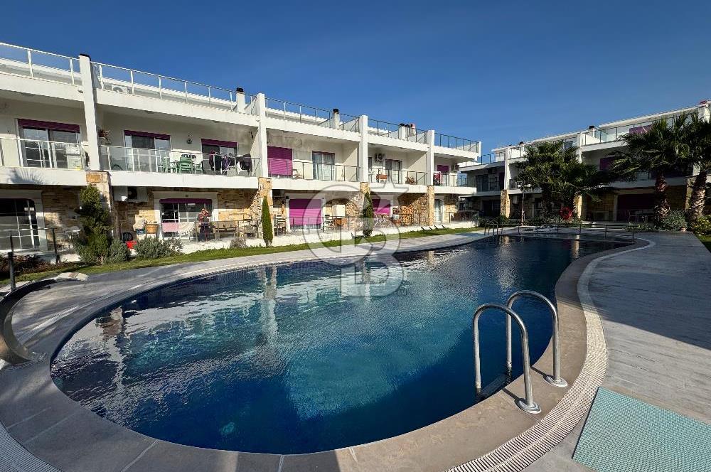 Foça Bağarası’nda Havuzlu Site İçinde 4+1 Tripleks