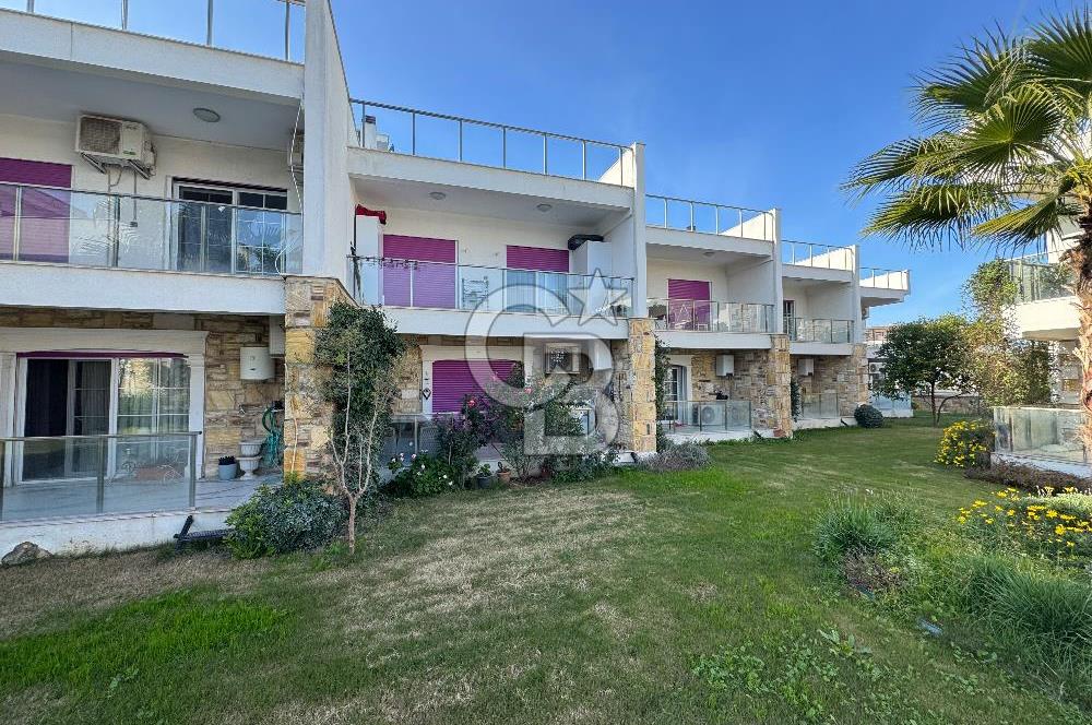 Foça Bağarası’nda Havuzlu Site İçinde 4+1 Tripleks