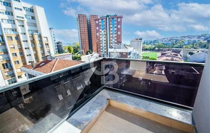 Kalamış 'ta Deniz Manzaralı Katta Tek Dubleks Daire