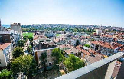 Kalamış 'ta Deniz Manzaralı Katta Tek Dubleks Daire