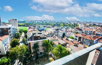 Kalamış 'ta Deniz Manzaralı Katta Tek Dubleks Daire