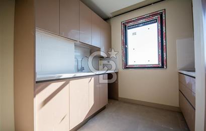 Kalamış 'ta Deniz Manzaralı Katta Tek Dubleks Daire