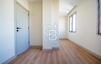 Kalamış 'ta Deniz Manzaralı Katta Tek Dubleks Daire