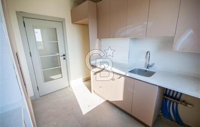 Kalamış 'ta Deniz Manzaralı Katta Tek Dubleks Daire