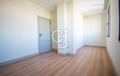 Kalamış 'ta Deniz Manzaralı Katta Tek Dubleks Daire