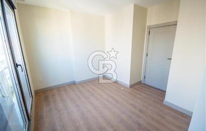 Kalamış 'ta Deniz Manzaralı Katta Tek Dubleks Daire