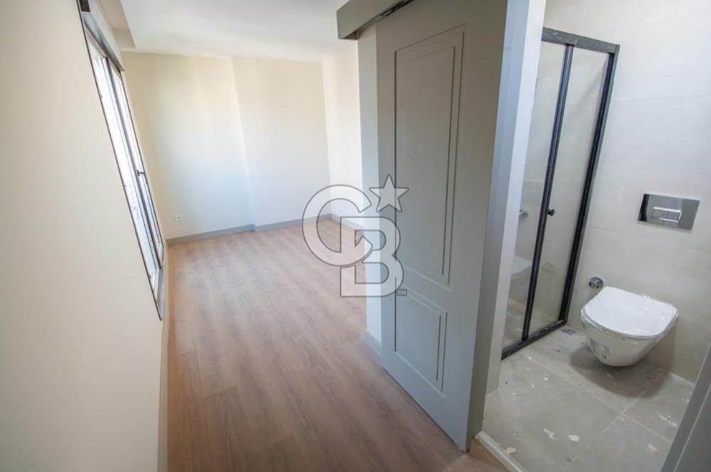 Kalamış 'ta Deniz Manzaralı Katta Tek Dubleks Daire