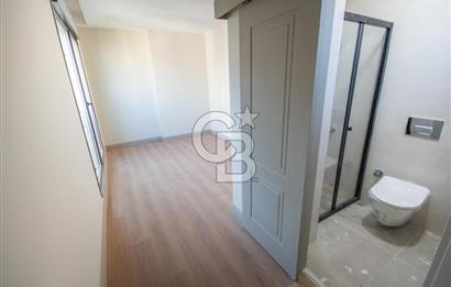 Kalamış 'ta Deniz Manzaralı Katta Tek Dubleks Daire