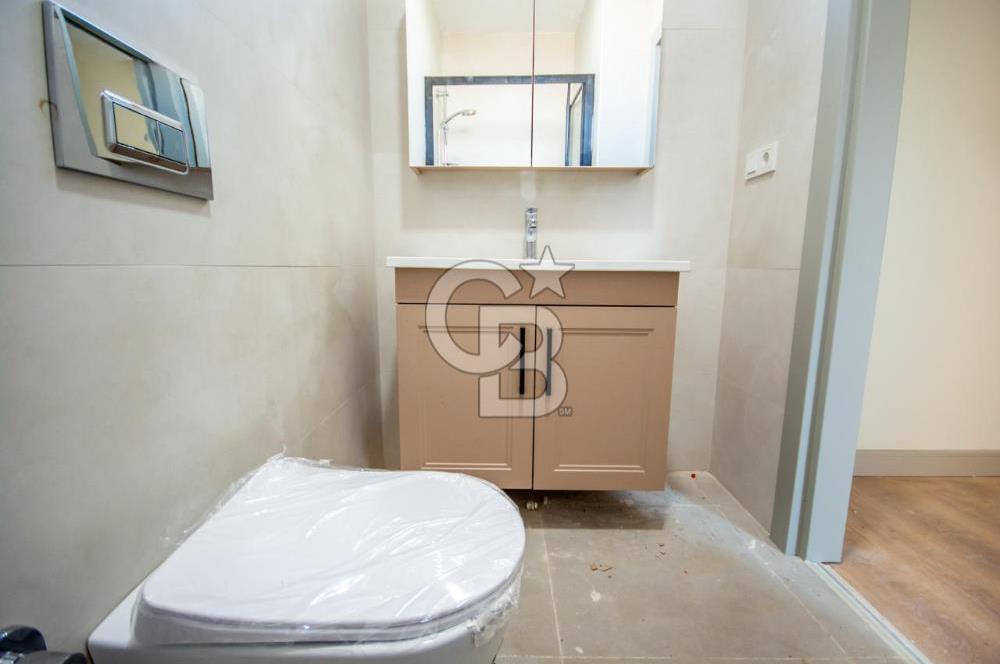 Kalamış 'ta Deniz Manzaralı Katta Tek Dubleks Daire