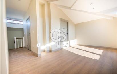 Kalamış 'ta Deniz Manzaralı Katta Tek Dubleks Daire