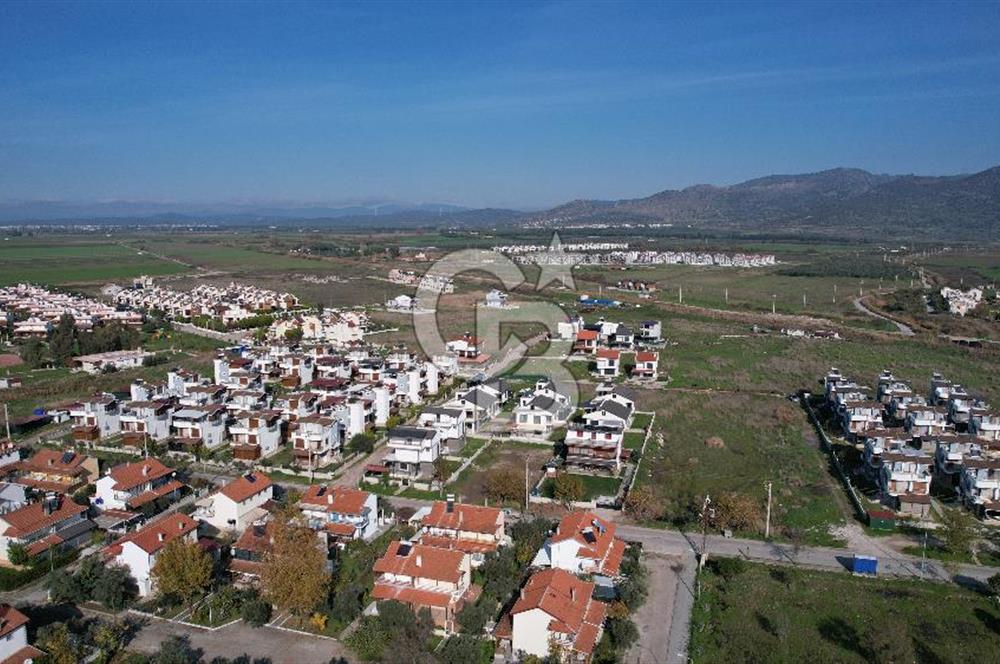 Dikilin Parlayan Bölgesi Salihler de 600 m2 İmarlı Arsa