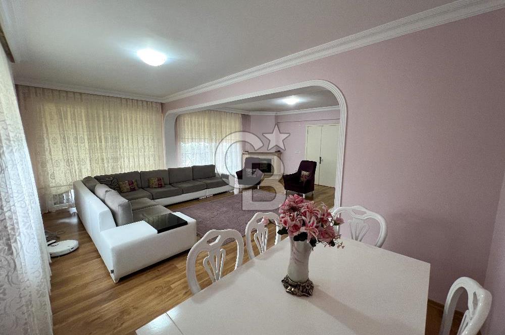 İZMİT ÇUBUKLU'DA DOĞA MANZARALI SİTE İÇİ 4+1 SATILIK VİLLA