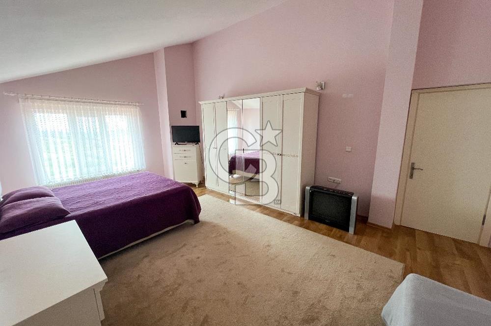 İZMİT ÇUBUKLU'DA DOĞA MANZARALI SİTE İÇİ 4+1 SATILIK VİLLA