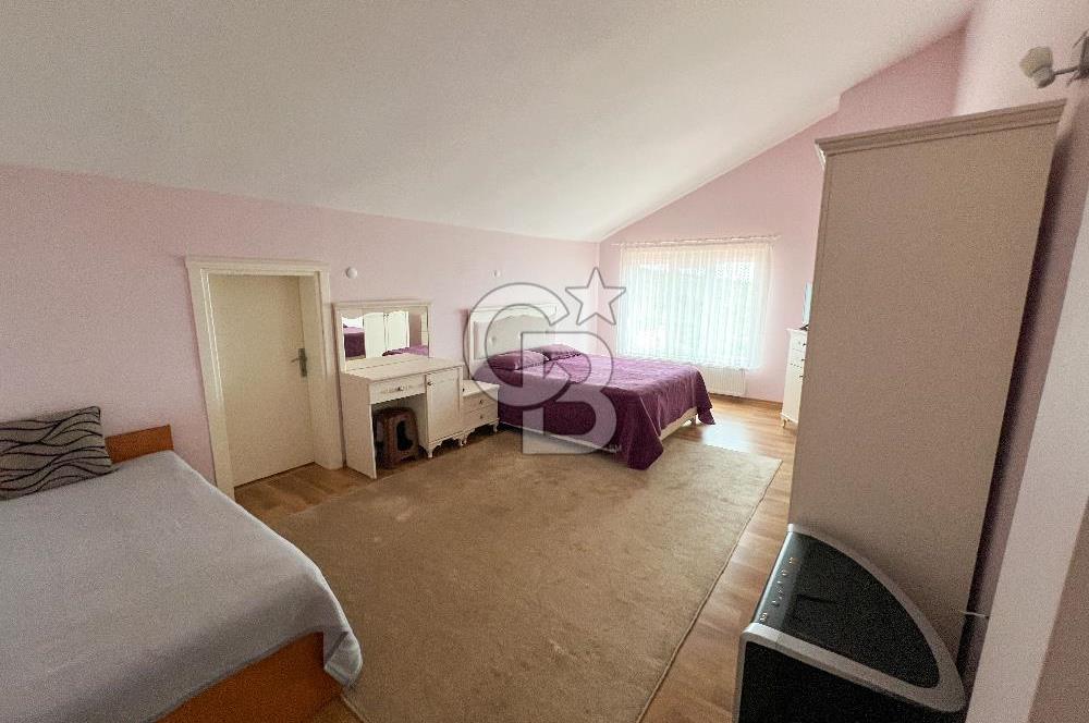 İZMİT ÇUBUKLU'DA DOĞA MANZARALI SİTE İÇİ 4+1 SATILIK VİLLA