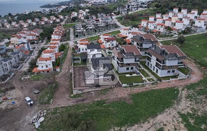 İzmirin İncisi Çandarlıda Satılık Sıfır Villa