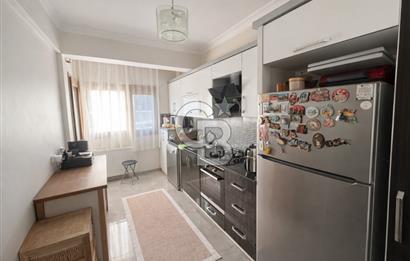 Karşıyaka Şemikler mahallesinde Satılık Merkezi Konumda, Kapalı Mutfaklı 2+1