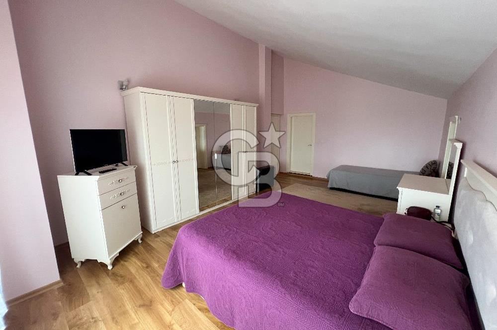 İZMİT ÇUBUKLU'DA DOĞA MANZARALI SİTE İÇİ 4+1 SATILIK VİLLA