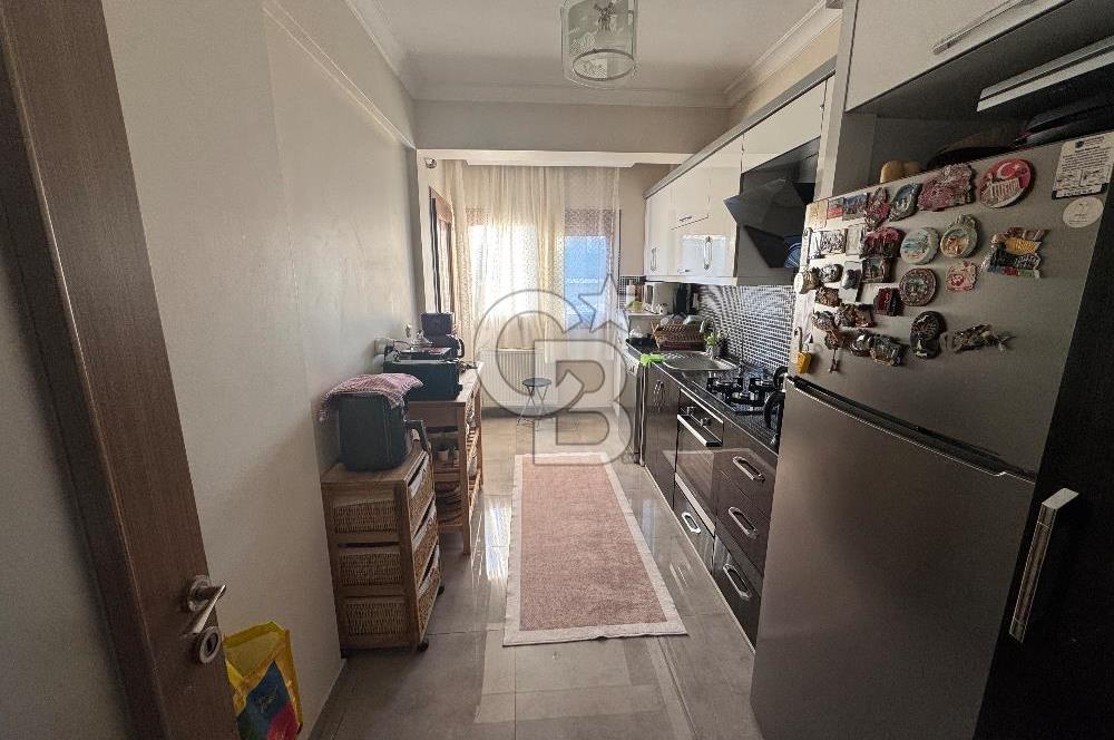 Karşıyaka Şemikler mahallesinde Satılık Merkezi Konumda, Kapalı Mutfaklı 2+1