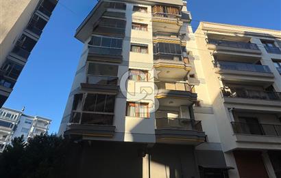 Karşıyaka Şemikler mahallesinde Satılık Merkezi Konumda, Kapalı Mutfaklı 2+1