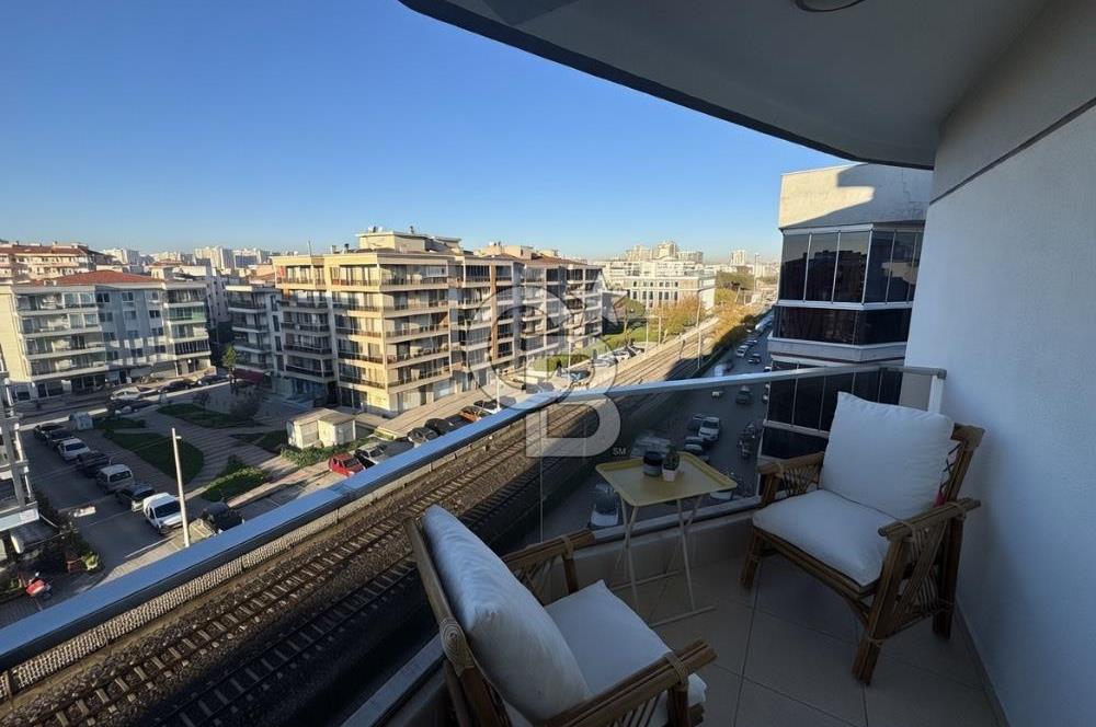 Karşıyaka Şemikler mahallesinde Satılık Merkezi Konumda, Kapalı Mutfaklı 2+1