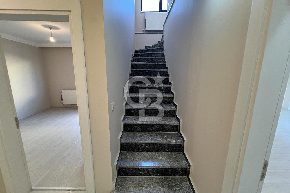 DERİNCE 60 EVLER MERKEZİ KONUMDA GENİŞ SATILIK 4+1 ÇATI DUBLEKS