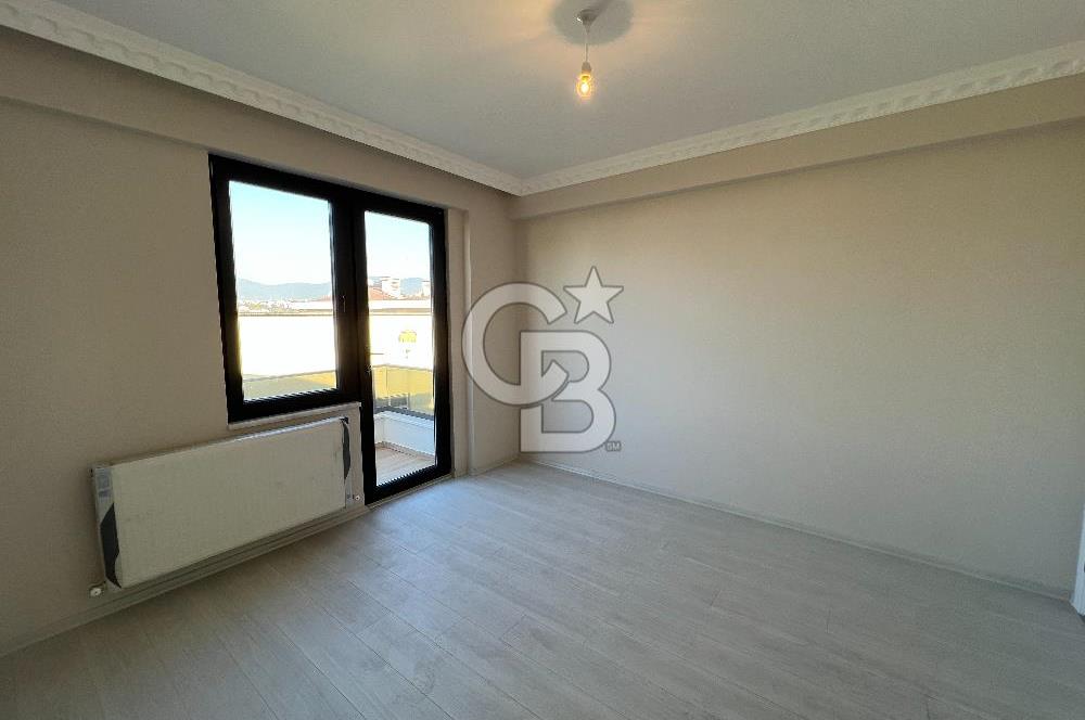 DERİNCE 60 EVLER MERKEZİ KONUMDA GENİŞ SATILIK 4+1 ÇATI DUBLEKS