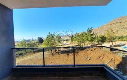 Mersin Silifke Yeşilovacık’ta Havuzlu Site İçinde Balkonlu Sıfır 2+1 Satılık Daire