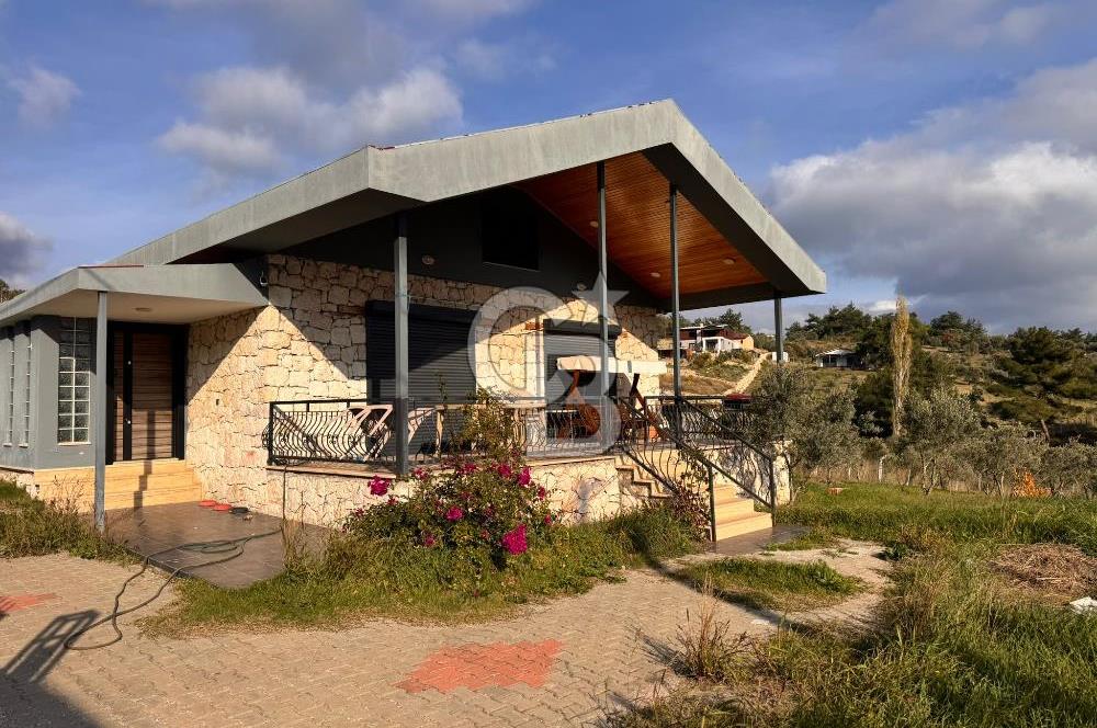 Torbalı Dağkızılca Köyünde Satılık 3069 m2 Tarla ve Taş Ev