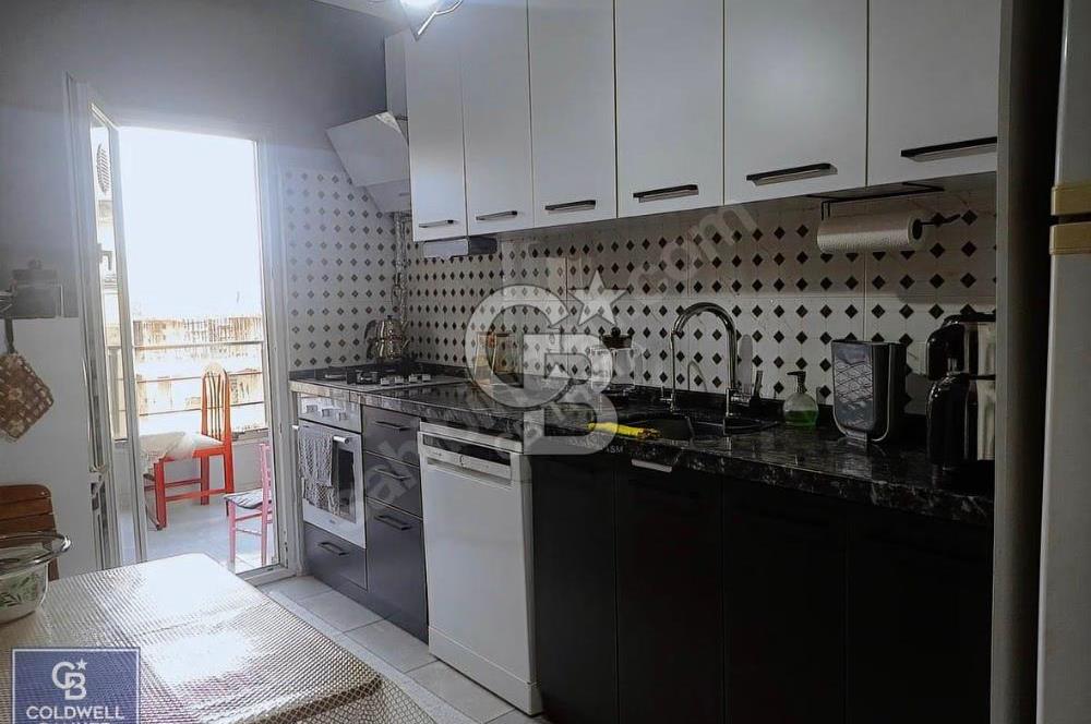 Demokrasi Caddesi Üzerinde Satılık 2+1 Daire