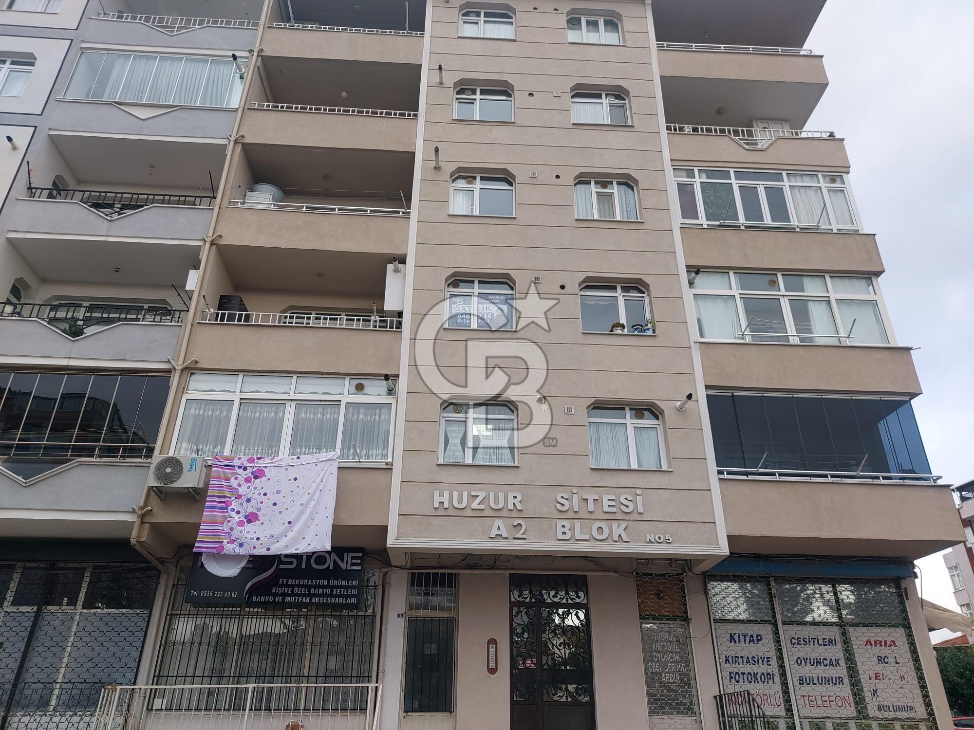 Gebze Osmanyılmaz Muhtarlığı yanında satılık 3+1.
