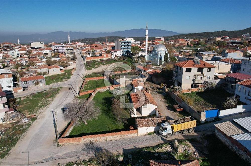 İzmir Bergama Zeytindağ da Satılık 2 Ev 1000 m2 Arsa Köy içinde