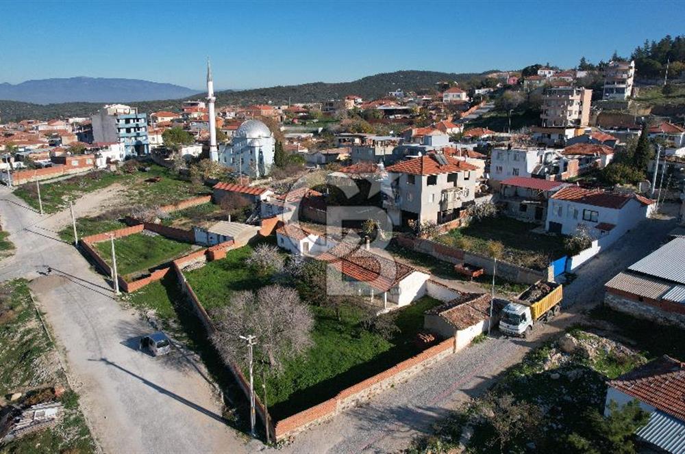 İzmir Bergama Zeytindağ da Satılık 2 Ev 1000 m2 Arsa Köy içinde