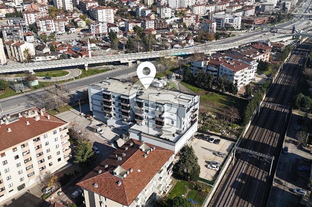 İZMİT PLAJYOLU'NDA E-5 ÜZERİ 686 M² KİRALIK DEPO/ İŞ YERİ