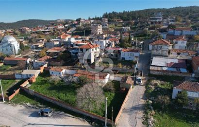 İzmir Bergama Zeytindağ da Satılık 2 Ev 1000 m2 Arsa Köy içinde