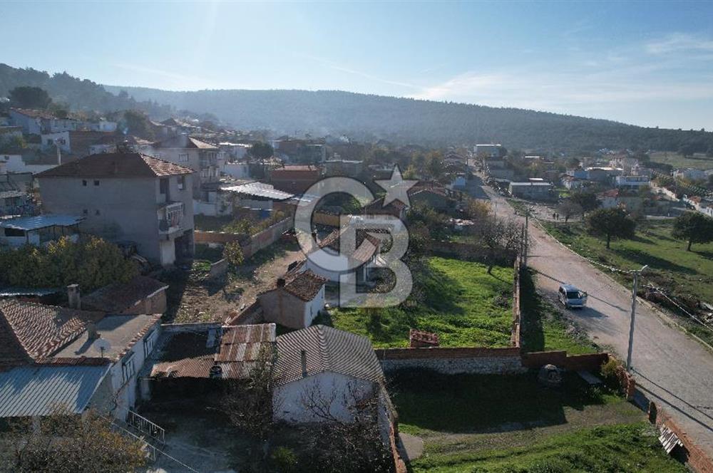 İzmir Bergama Zeytindağ da Satılık 2 Ev 1000 m2 Arsa Köy içinde