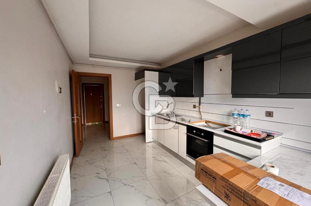 Menemen Taş Konakları Sitesinde Havuz Cepheli Geniş 3+1 Kiralık