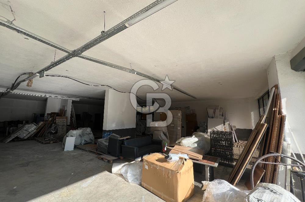 İZMİT PLAJYOLU'NDA E-5 ÜZERİ 686 M² KİRALIK DEPO/ İŞ YERİ