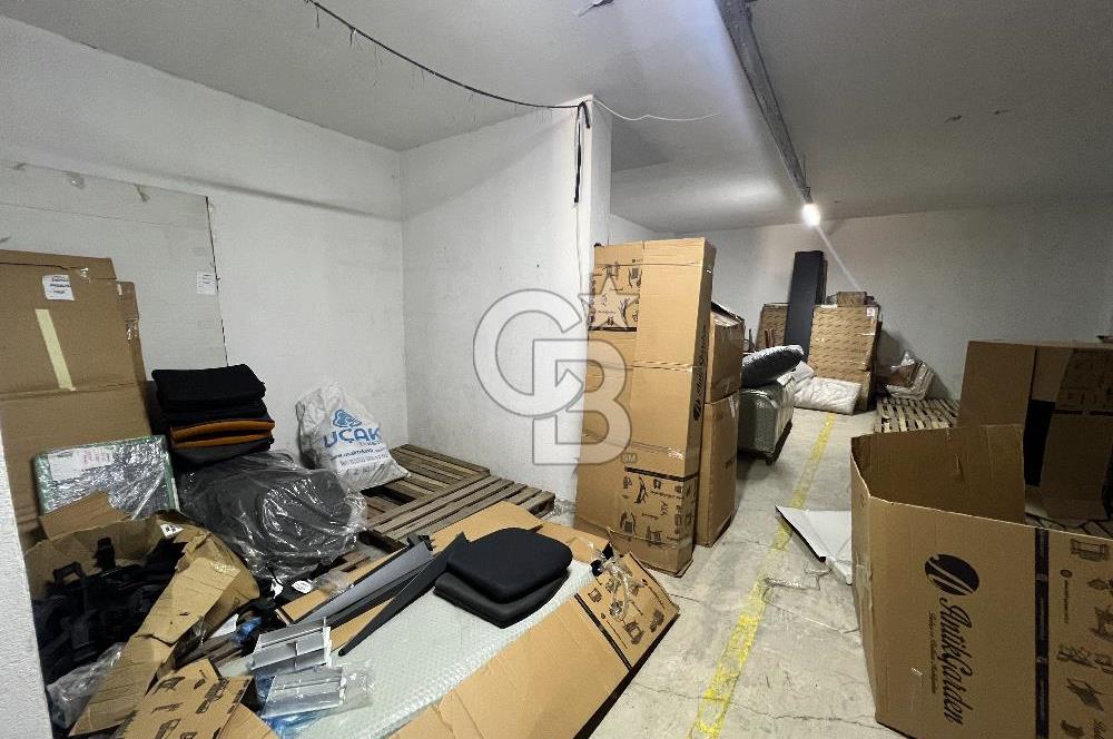 İZMİT PLAJYOLU'NDA E-5 ÜZERİ 686 M² KİRALIK DEPO/ İŞ YERİ