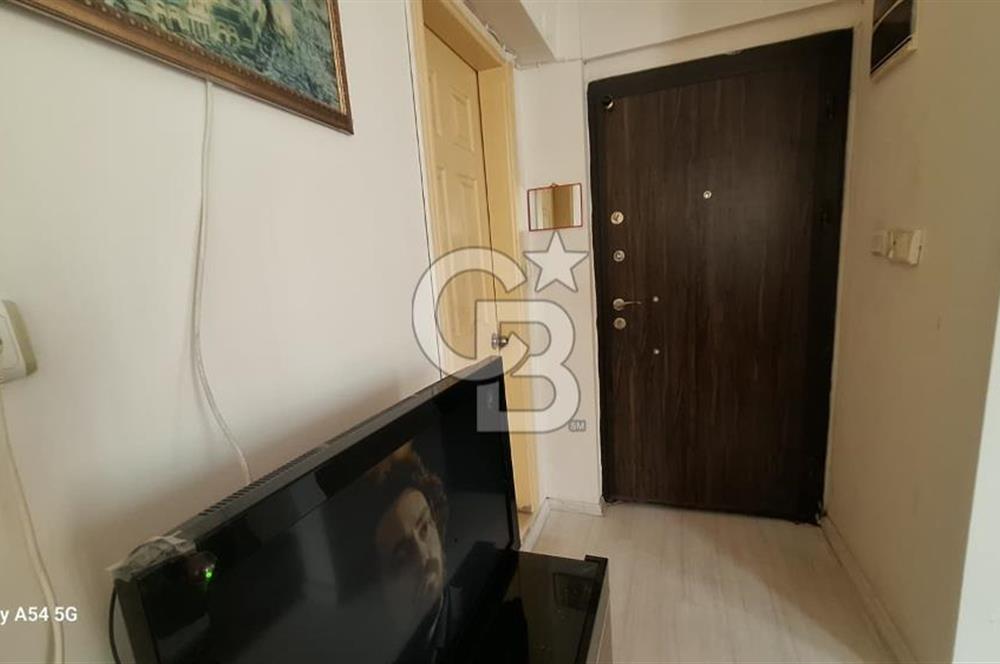İZMİR YENİFOÇA SATILIK 2+1 DAİRE MERKEZİ KONUMDA