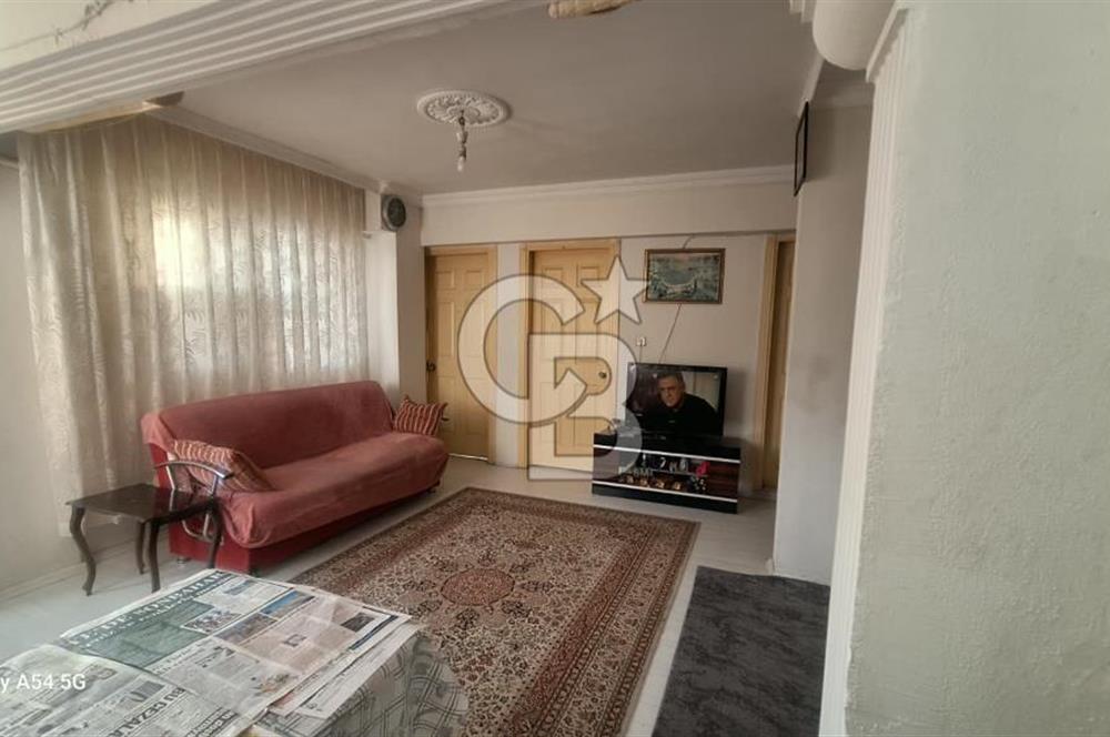 İZMİR YENİFOÇA SATILIK 2+1 DAİRE MERKEZİ KONUMDA