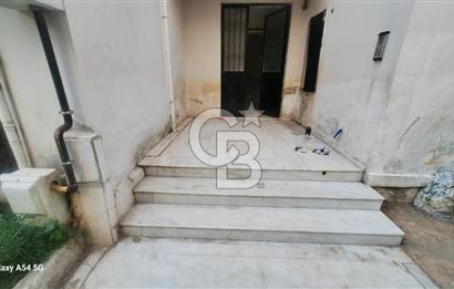 İZMİR YENİFOÇA SATILIK 2+1 DAİRE MERKEZİ KONUMDA