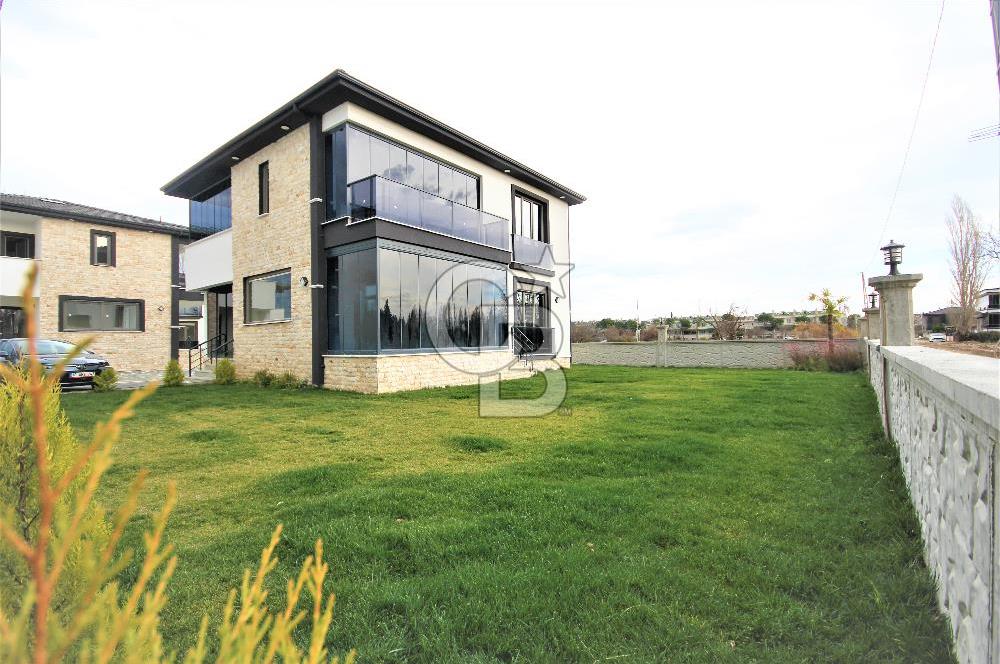 Edremit 4+1 Lüks Villa, 147m² Net, Müstakil Bahçeli, Site İçinde