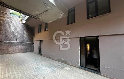 Acıbadem Yaprak sokak 2+1 bahçe katı