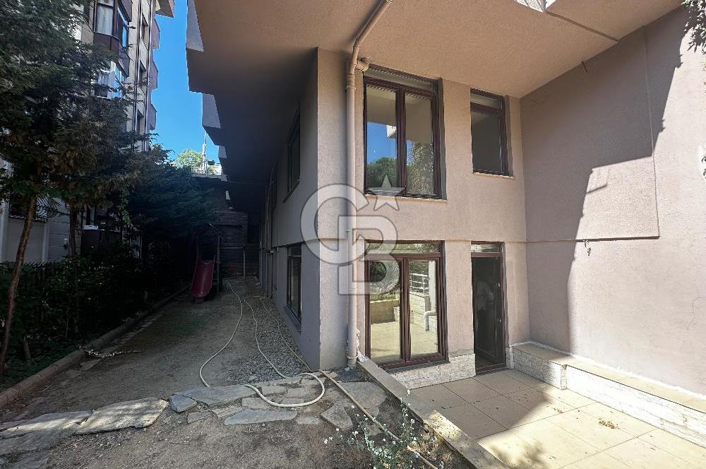 Acıbadem Yaprak sokak 2+1 bahçe katı