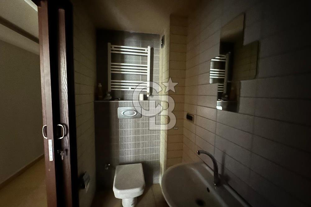 Acıbadem Yaprak sokak 2+1 bahçe katı