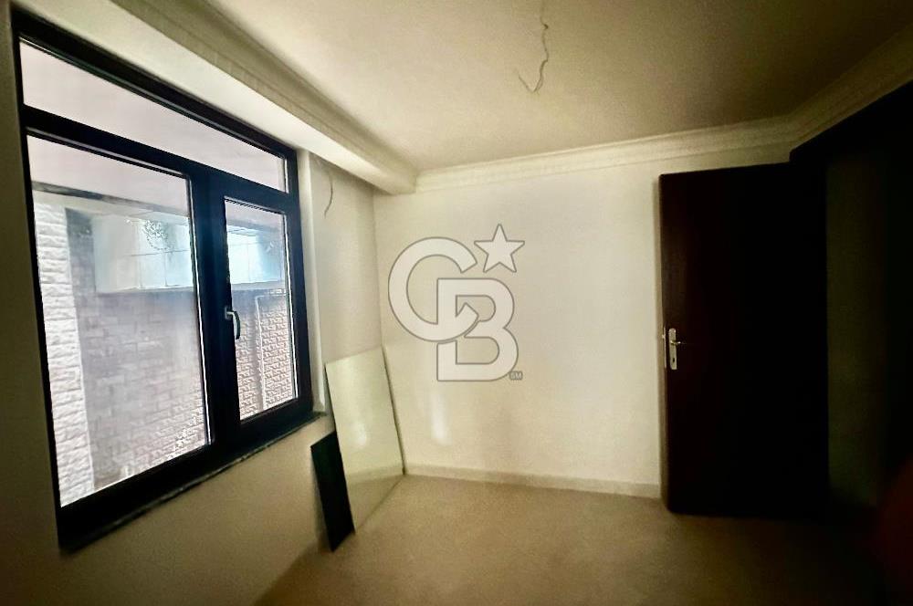 Acıbadem Yaprak sokak 2+1 bahçe katı