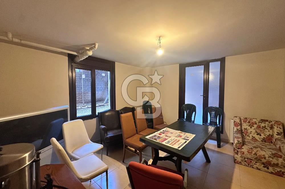 Acıbadem Yaprak sokak 2+1 bahçe katı